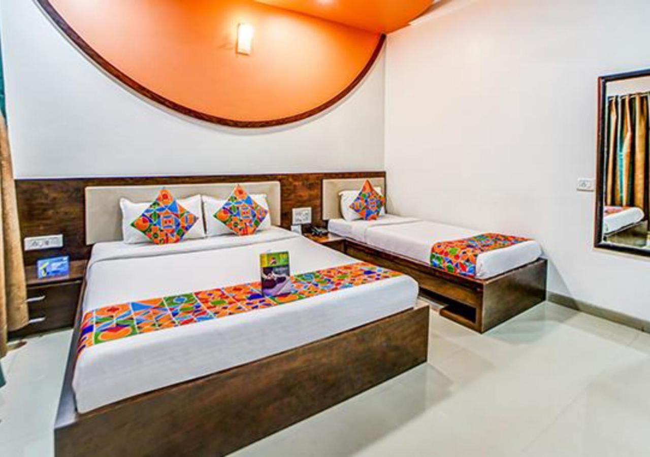 Hotel Adore Palace Bombay Extérieur photo