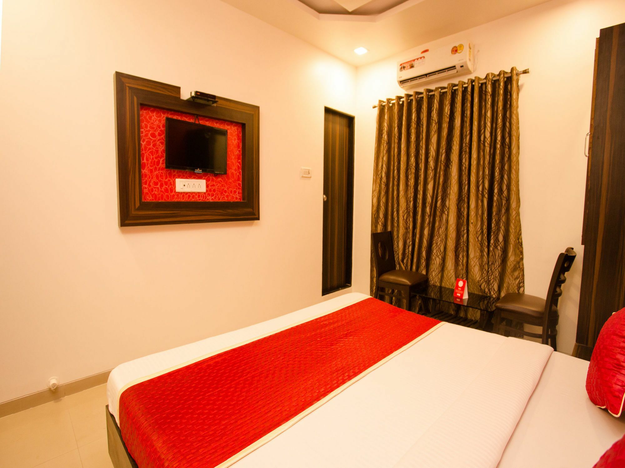 Hotel Adore Palace Bombay Extérieur photo