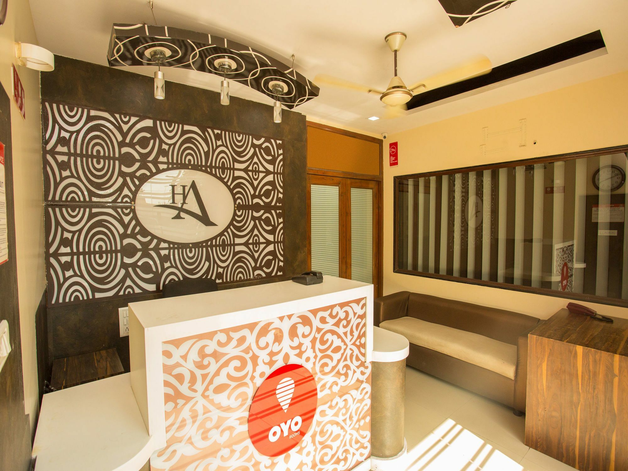 Hotel Adore Palace Bombay Extérieur photo